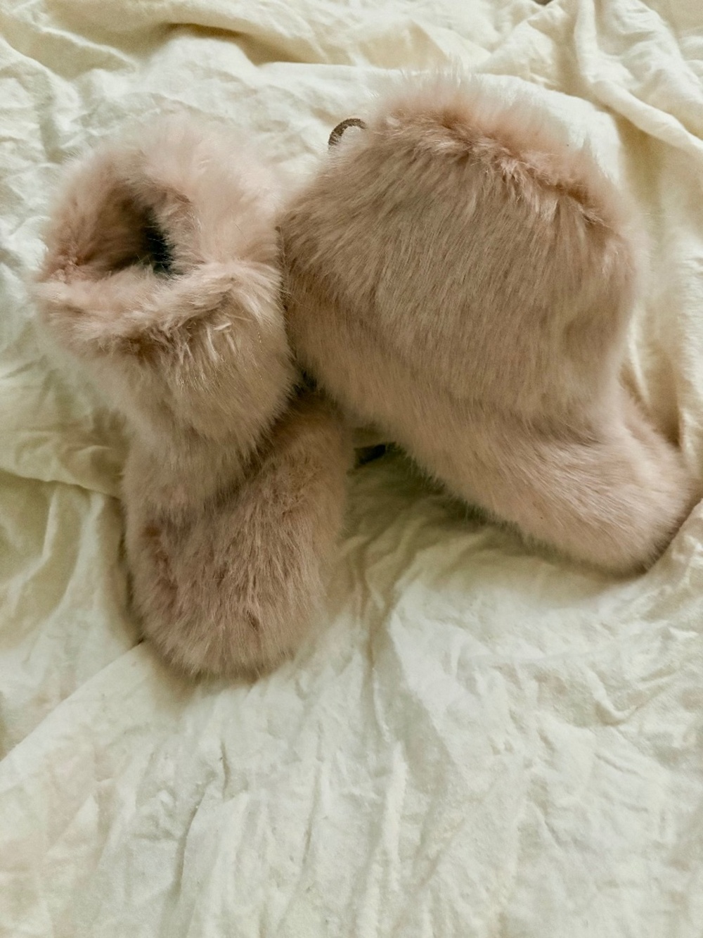 UGG Furry Paw Slippers